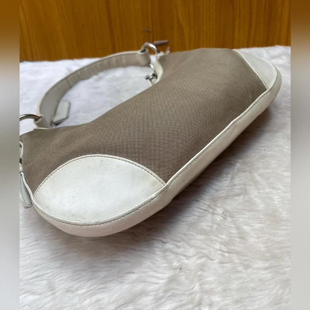 ❌️SOLD❌️ Prada Jacquard Logo Baguette Bag. - Picture 4 of 9